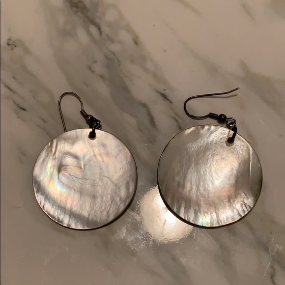 Shell earrings - Picture 2 of 2